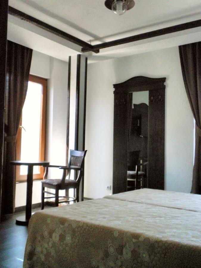 Kaleto Hotel Lom 外观 照片