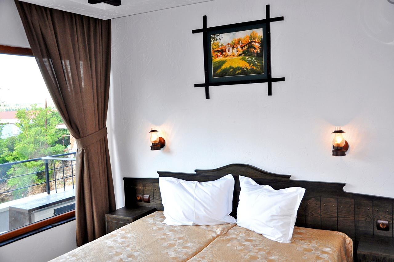 Kaleto Hotel Lom 外观 照片